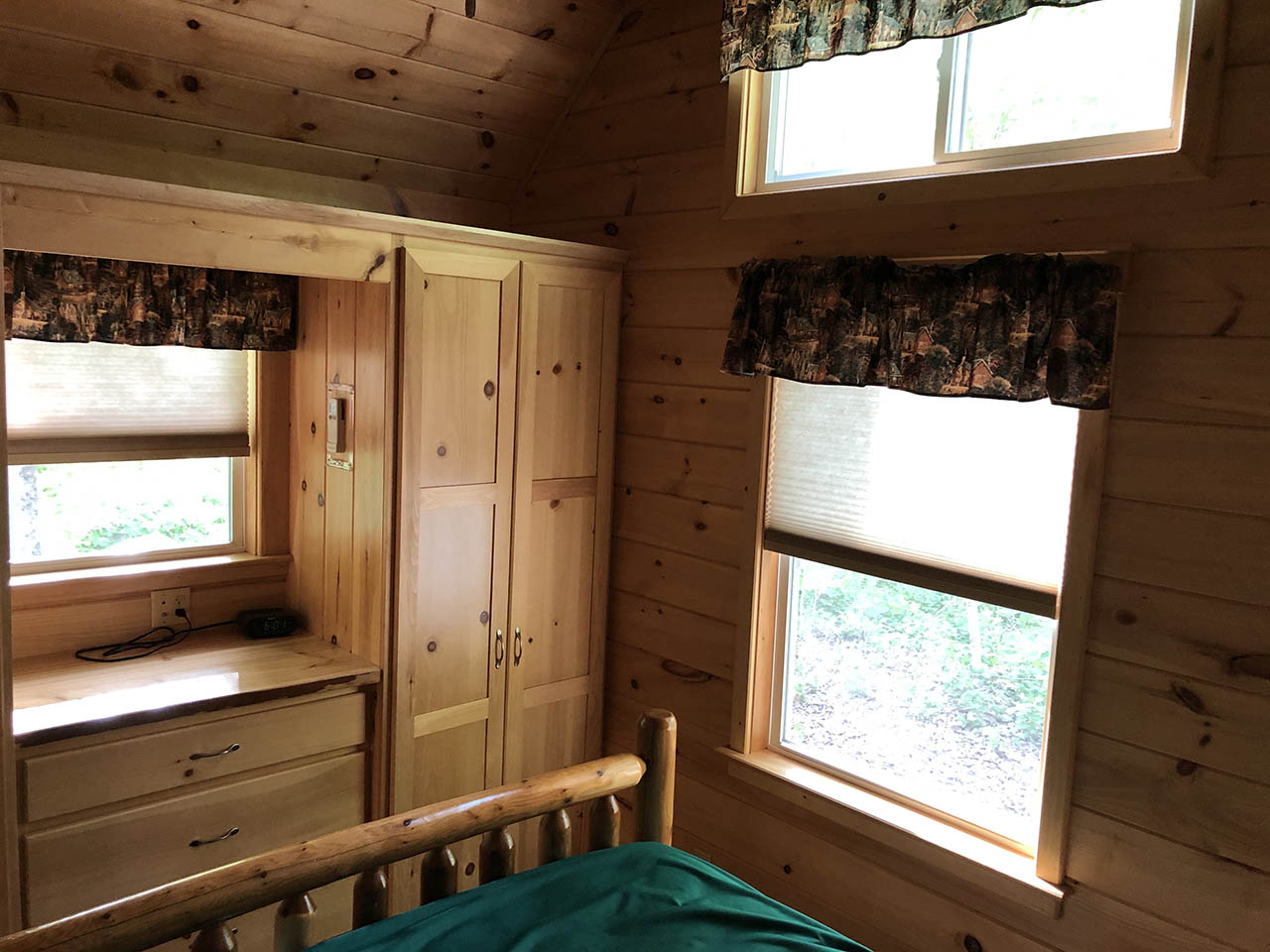 eagle cabin bedroom