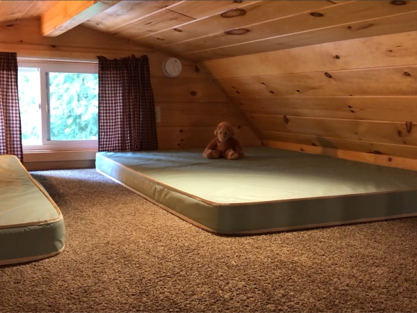 loft in keyhole cabin