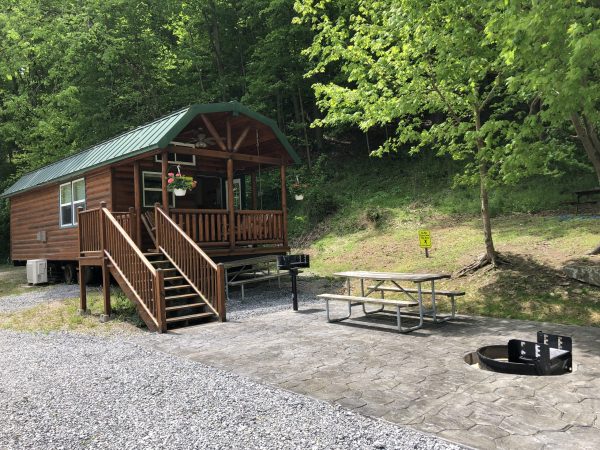 keyhole cabin exterior site