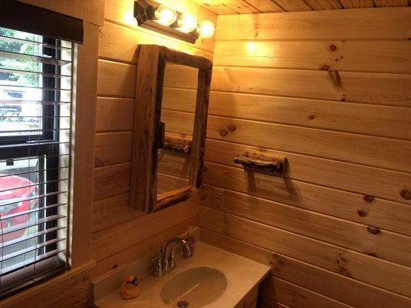 Buzzards Hideaway Bathroom