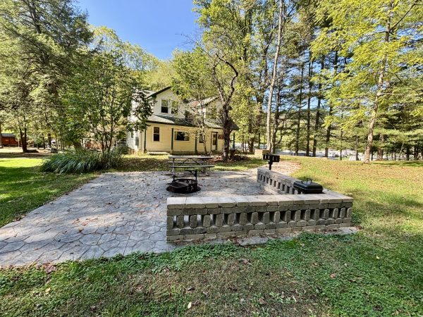 Front yard of Swan House at Austin Lake Park in Toronto OH Front yard of Swan House at Austin Lake Park in Toronto OH